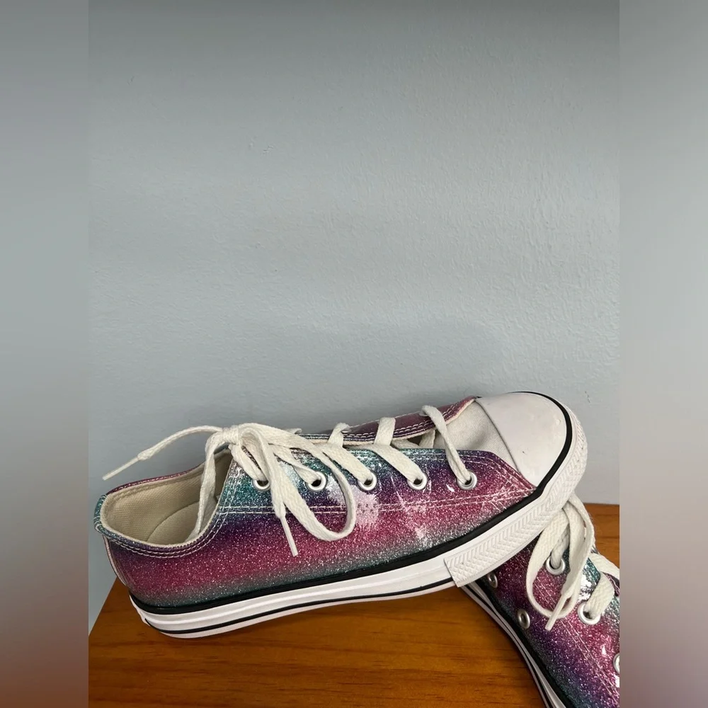 CONVERSE Chuck Taylor All Star Glitter Drip Low Top Sneakers Girls SZ 3 PreLoved